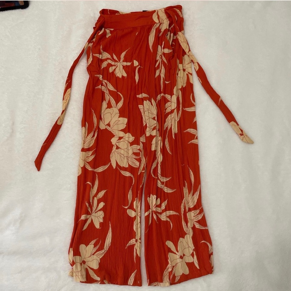 ❌SOLD - Red Flowy Floral Pants